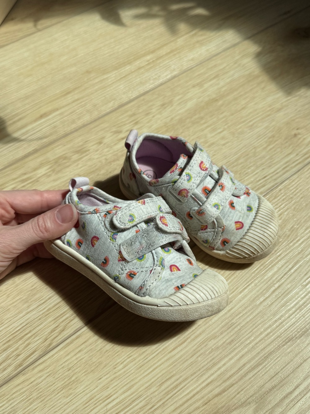 cat & jack rainbow velcro shoes size 6